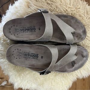 MEPHISTO HELEN Silver Sandals with Adjustable Strap. Size 40.